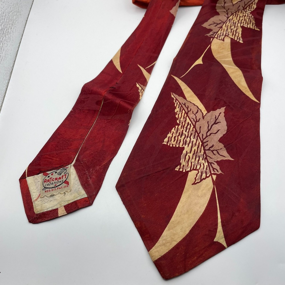 Vintage Artcraft Creations Red Maple Leaf Swing Tie 1940s 1950s Mid Century Wide